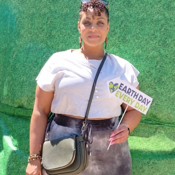 Meet your Posher, Anna - Picture 2 of 2